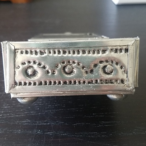 NWOT Blue/silver Moroccan tile box. One size.